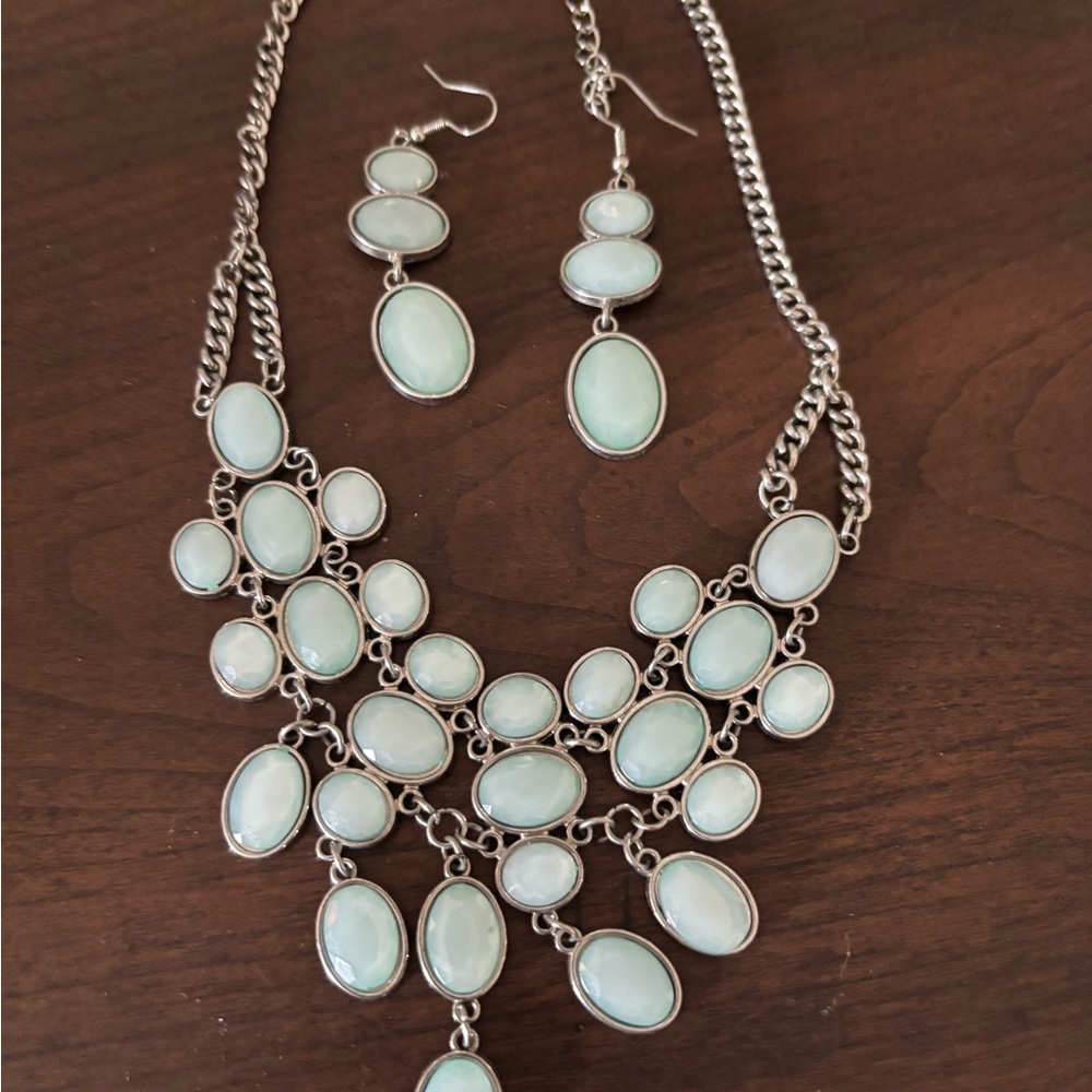 Elegant Silver and Mint Green Necklace and Earring Set
